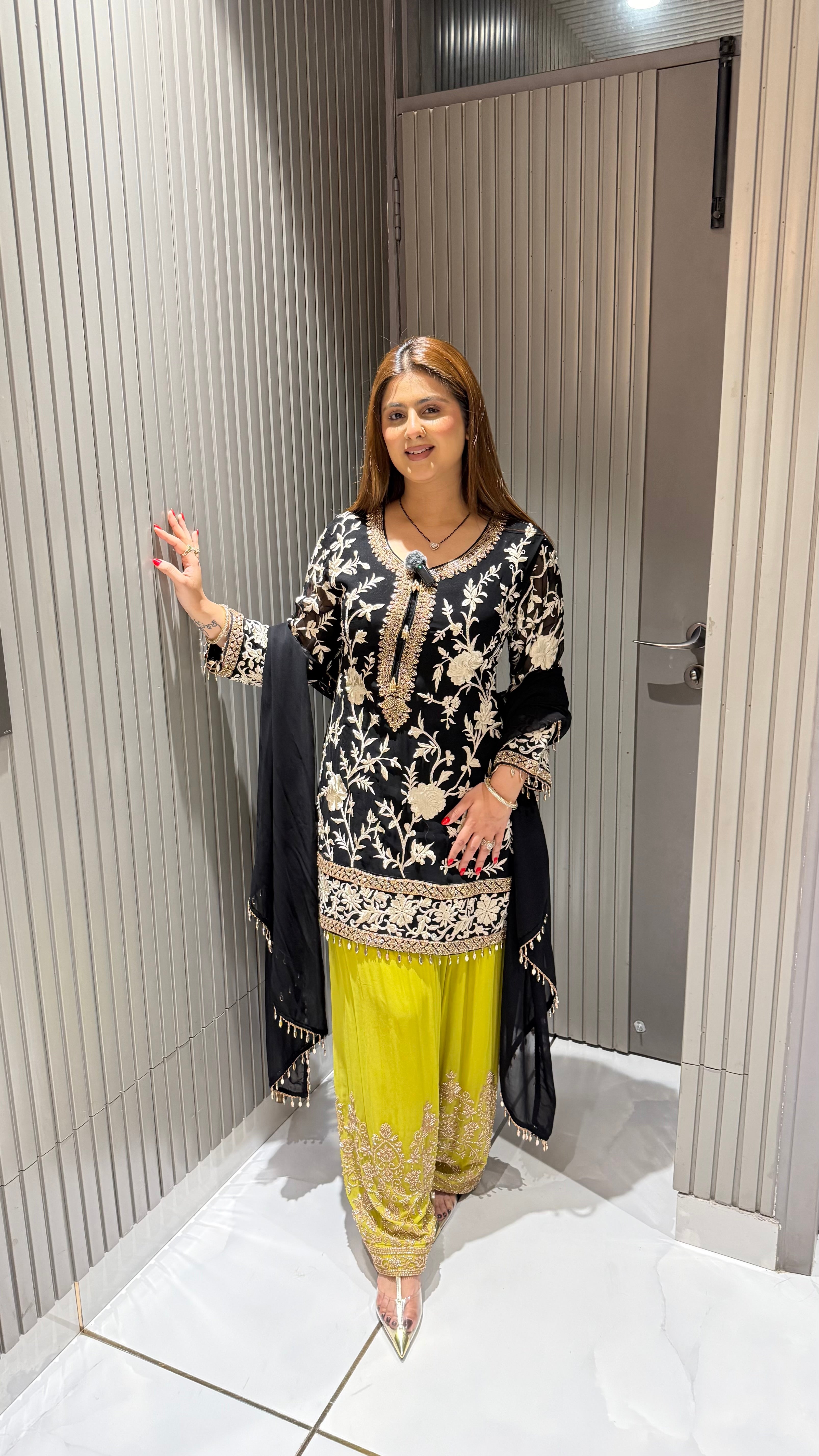 NIVAAH BLACK POP SUIT