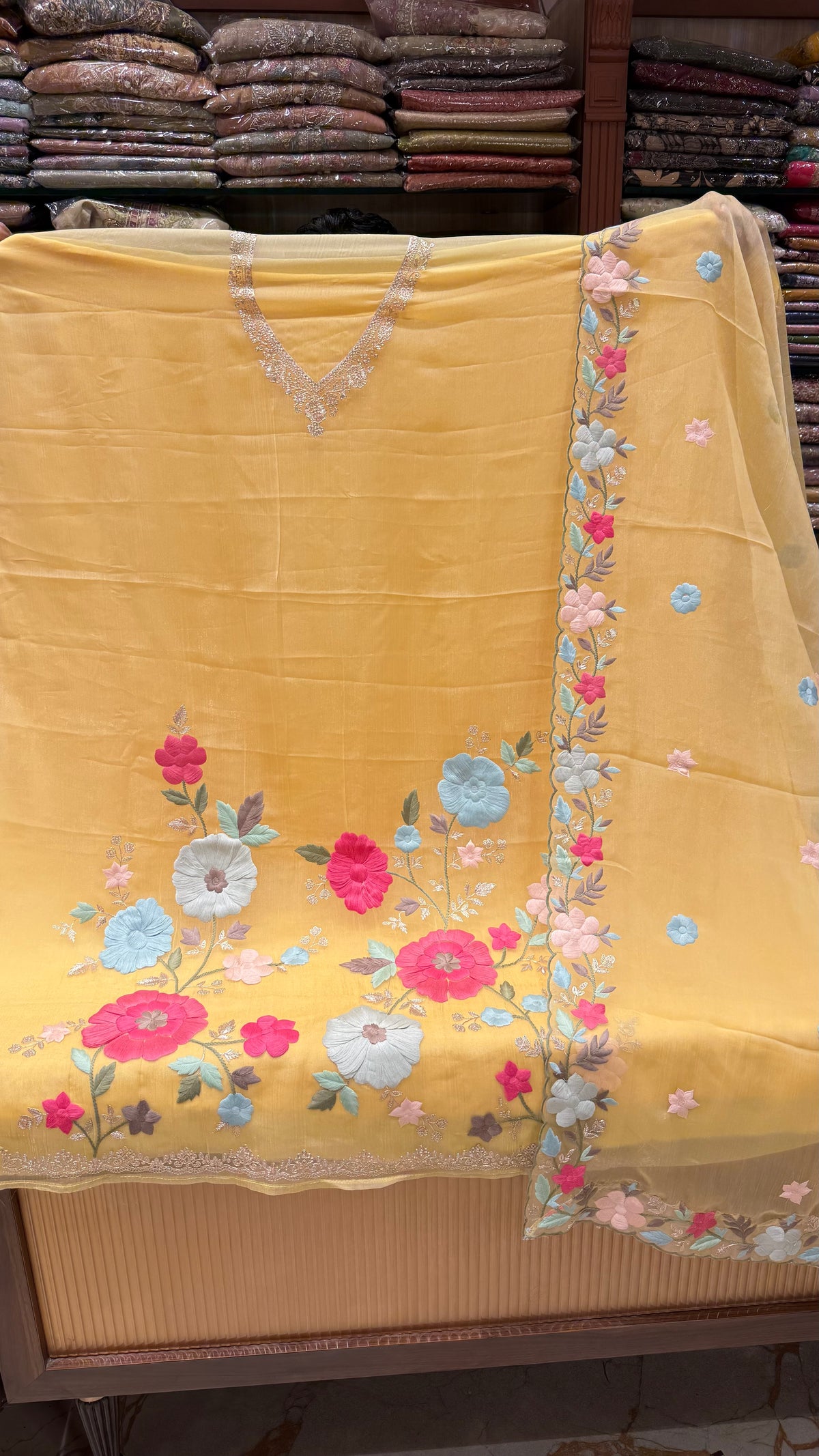 RANG-BAHAR UNSTITCHED SUIT