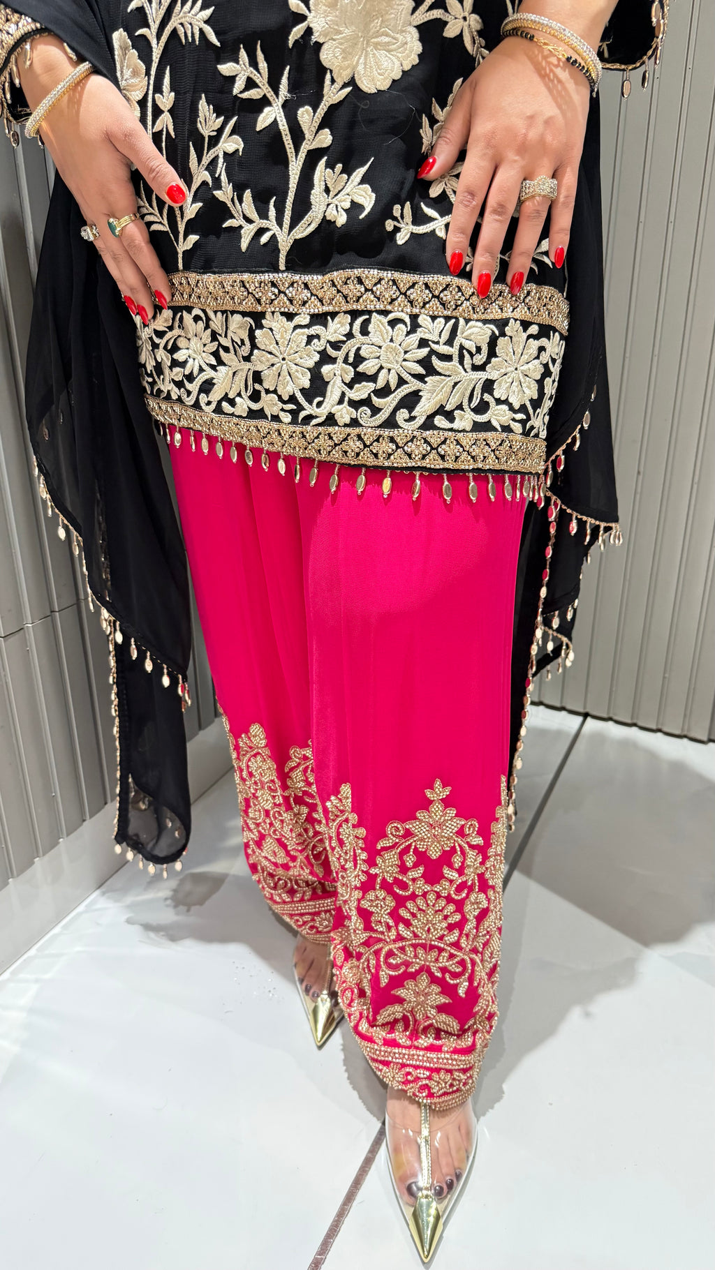 NIVAAH BLACK POP SUIT