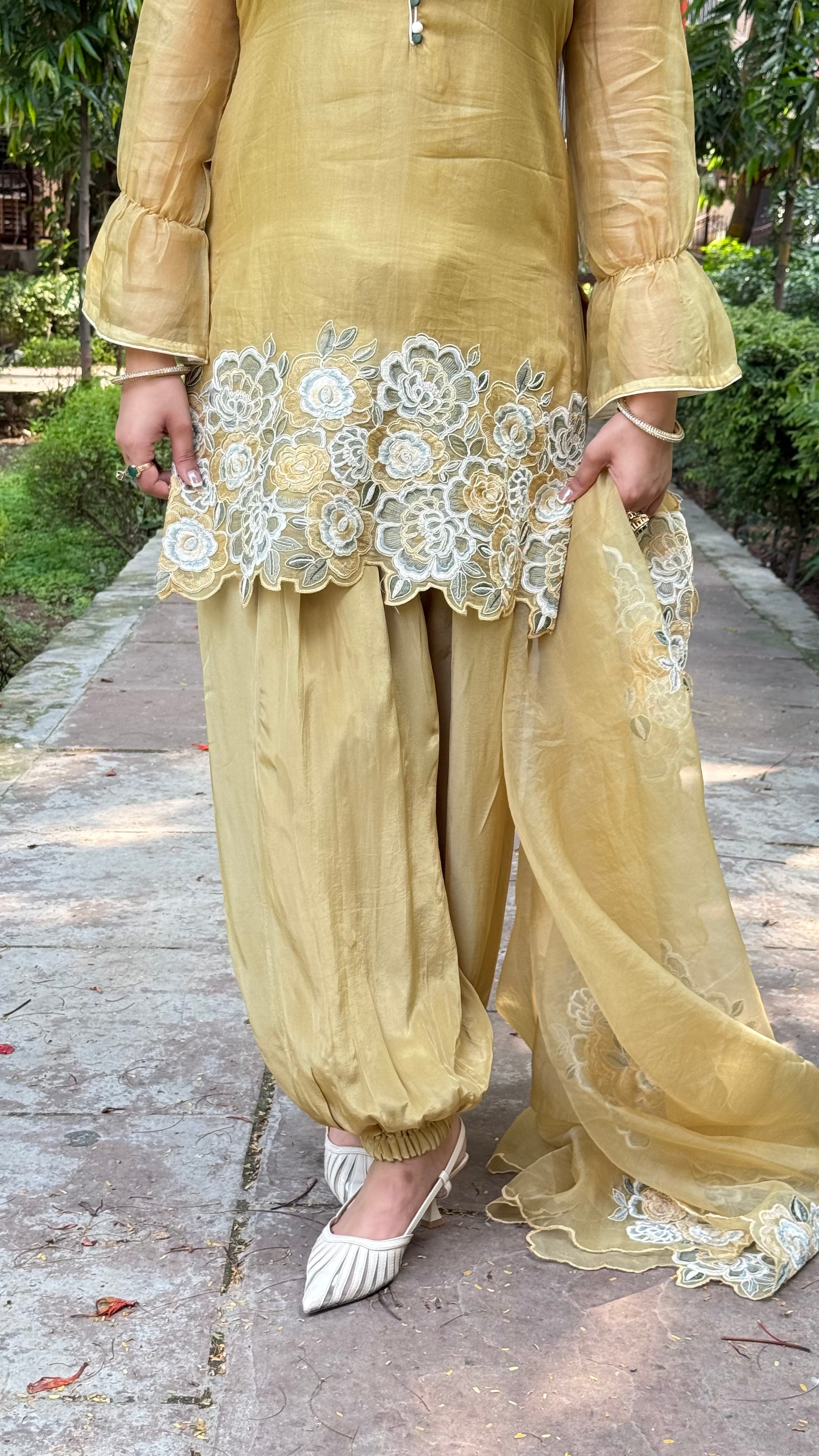 GUL E NOOR Organza Unstitched Suit