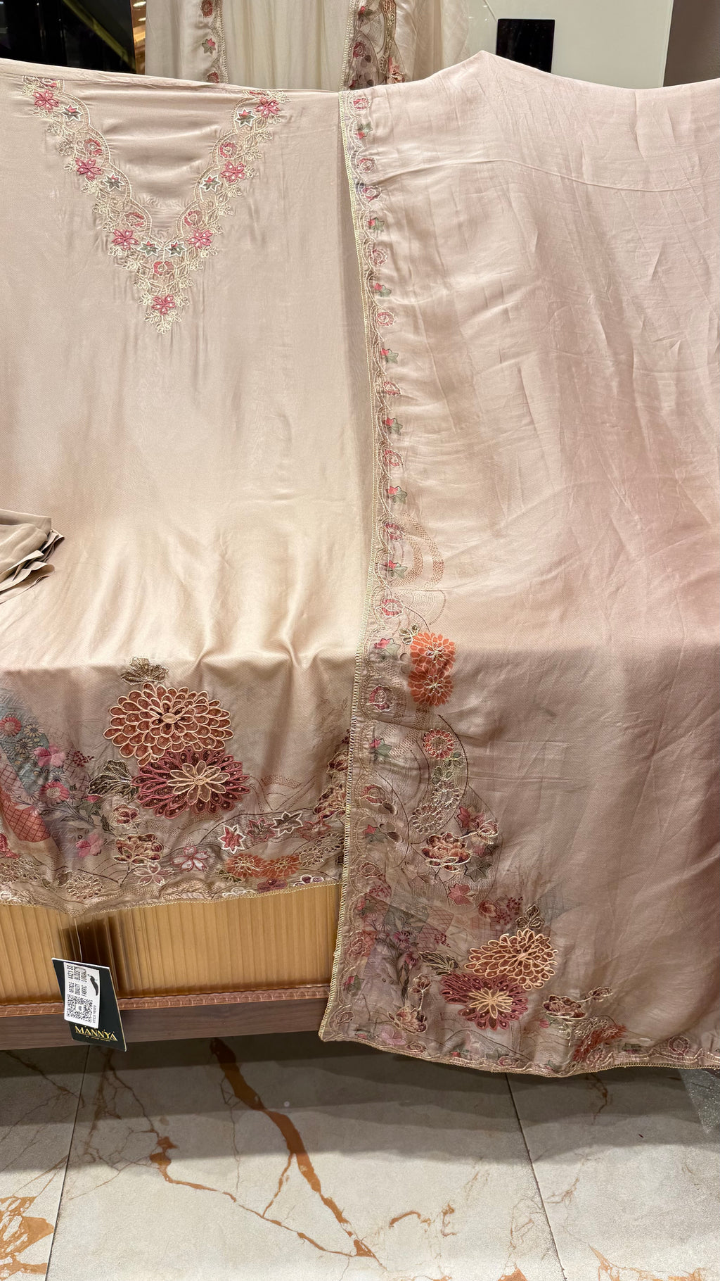 GULBARG UNSTITCHED SUIT