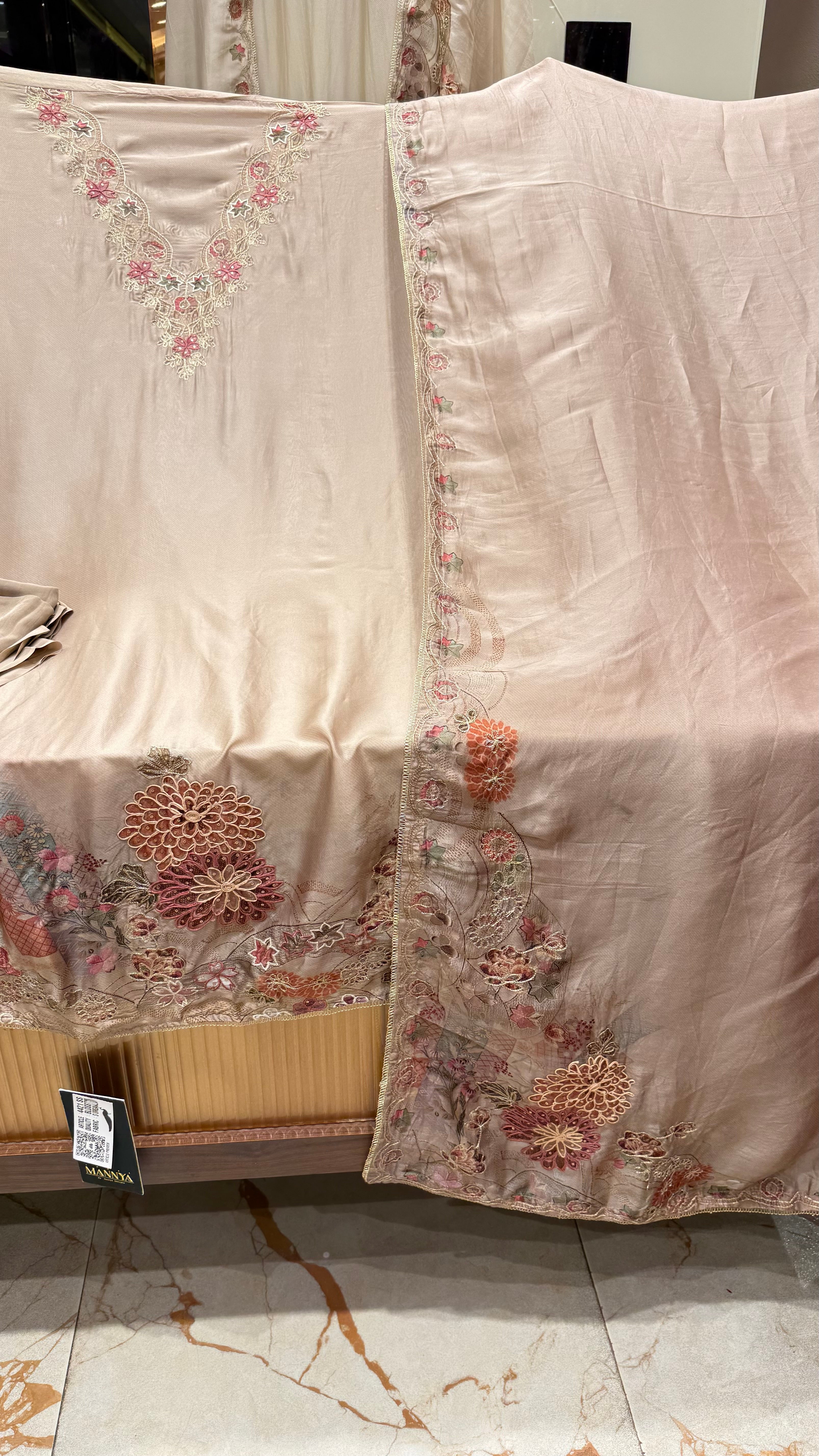 GULBARG UNSTITCHED SUIT
