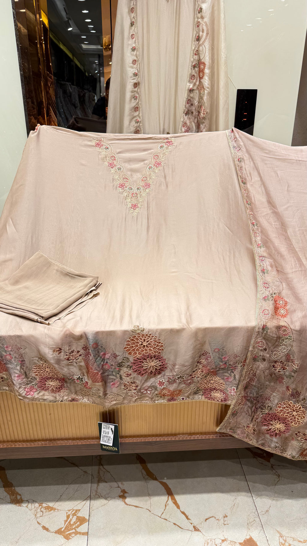 GULBARG UNSTITCHED SUIT