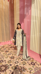 SURKH FARSHI SALWAR SUIT