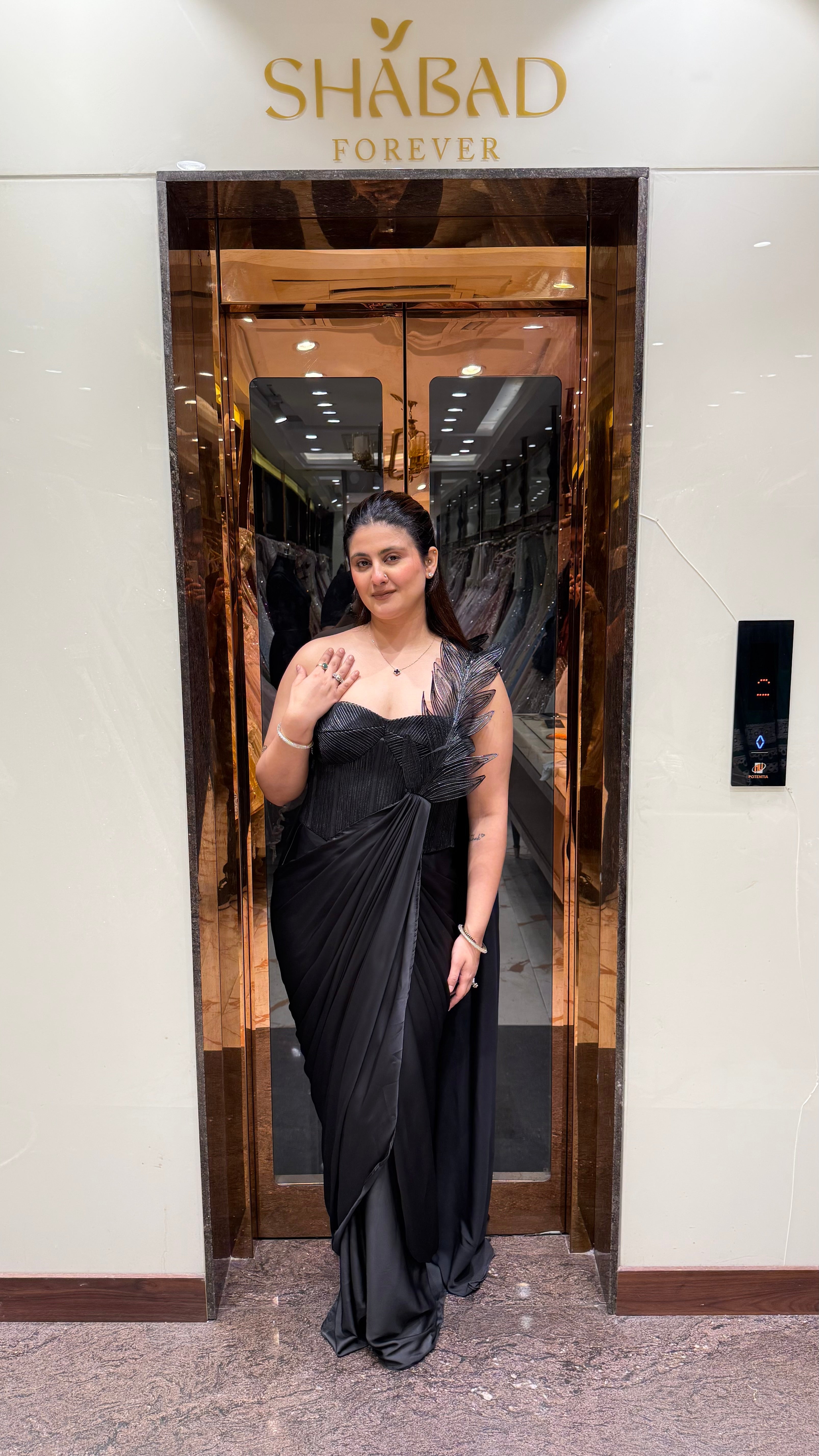 VELVETA CORSET DRAPE SAREE