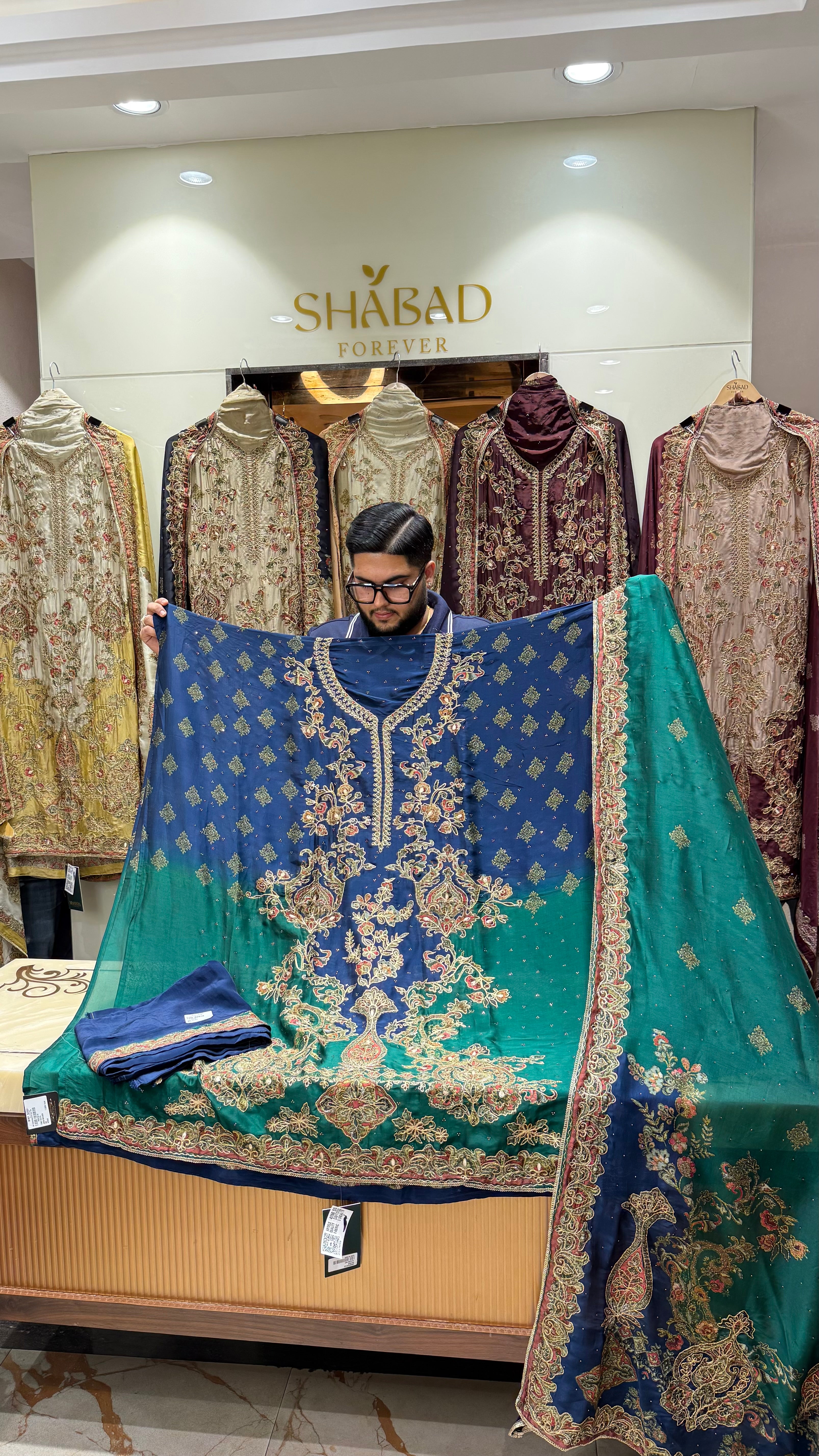 FIRDAUS UNSTITCHED SUIT