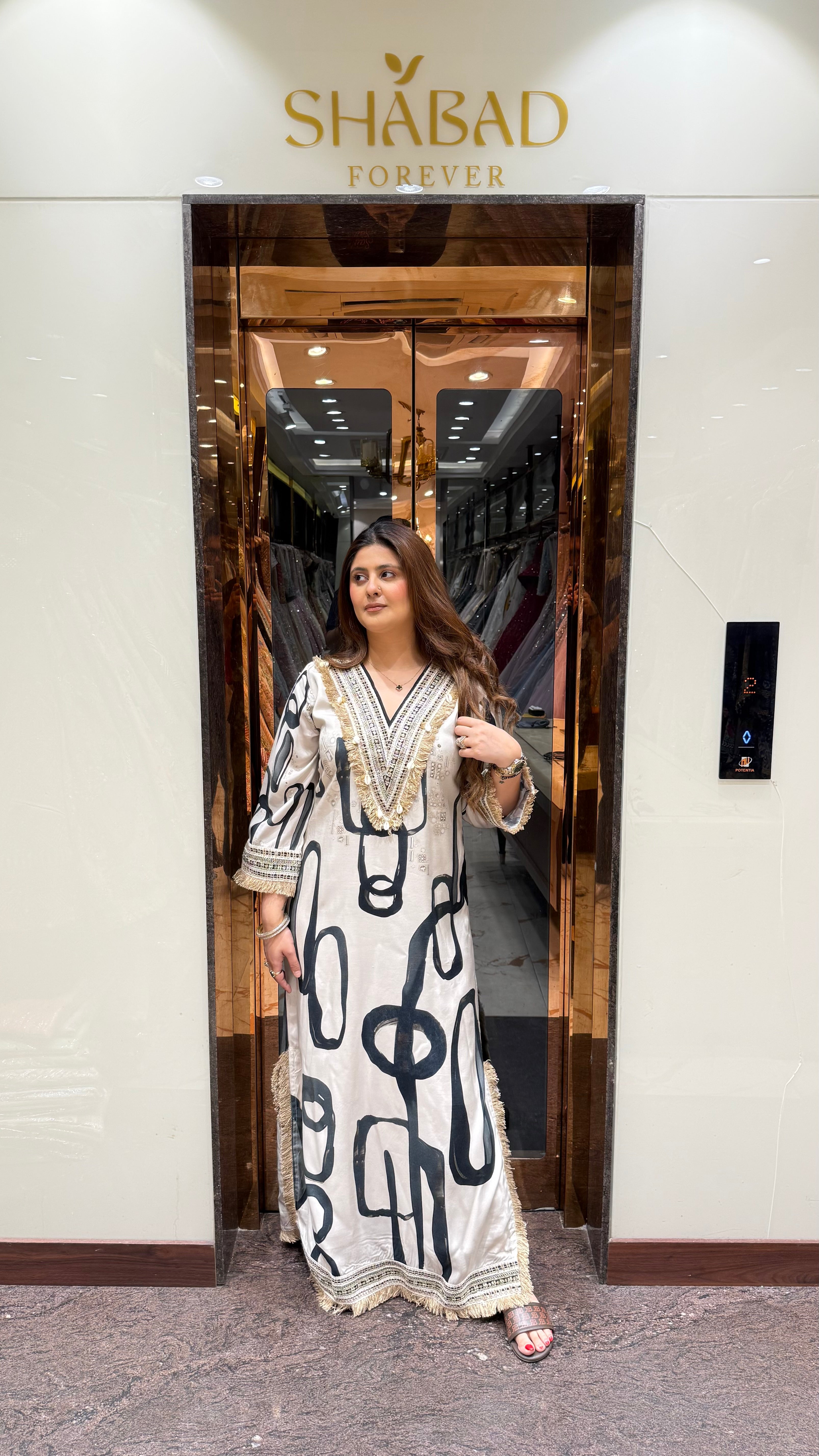 INAIRA LONG SLIT DRESS