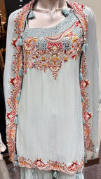 ONE-SHOULDER EMBROIDERED GARARA WITH CAPE