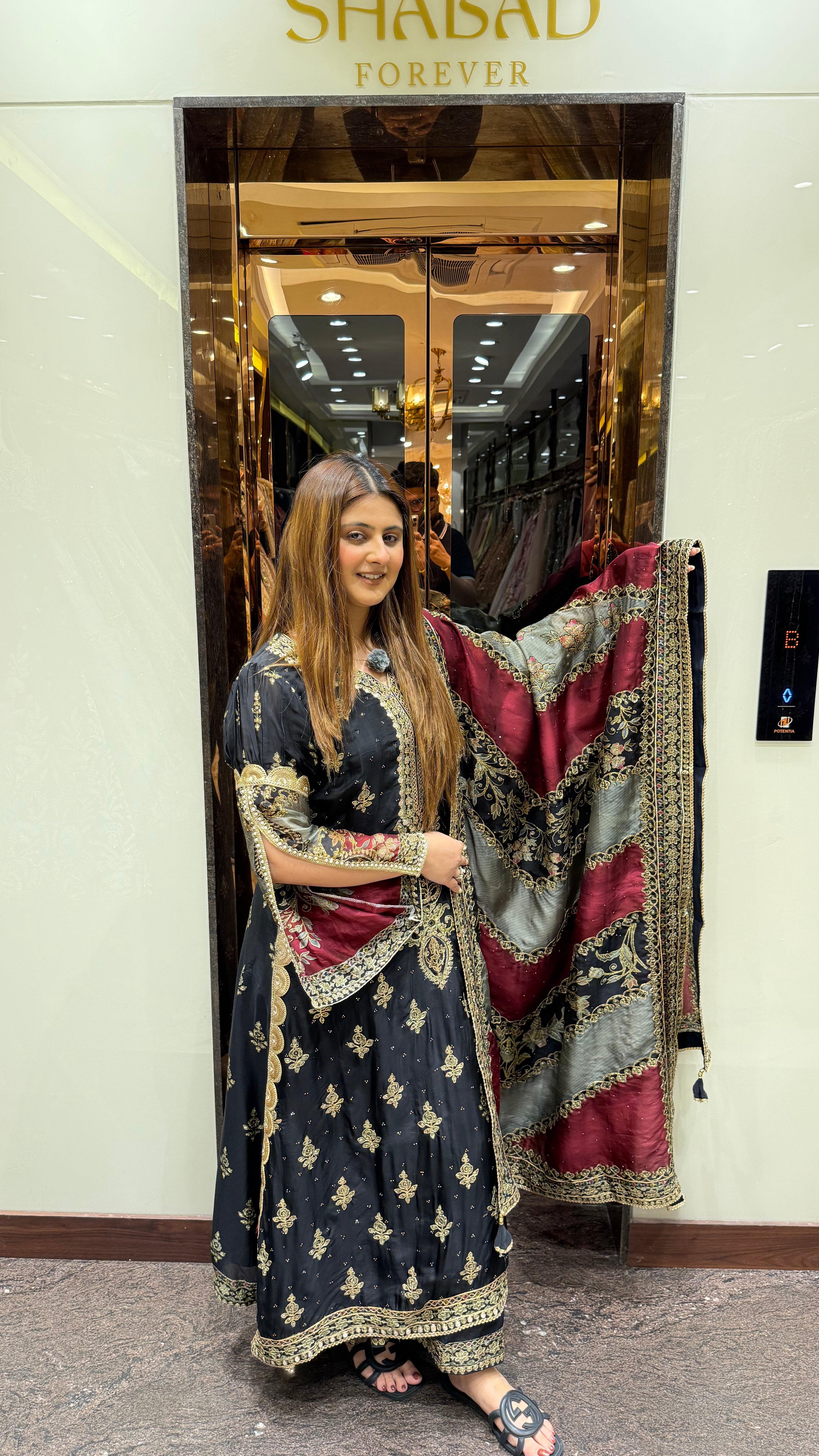 BEGUM BLACK UNSTITCHED SUIT