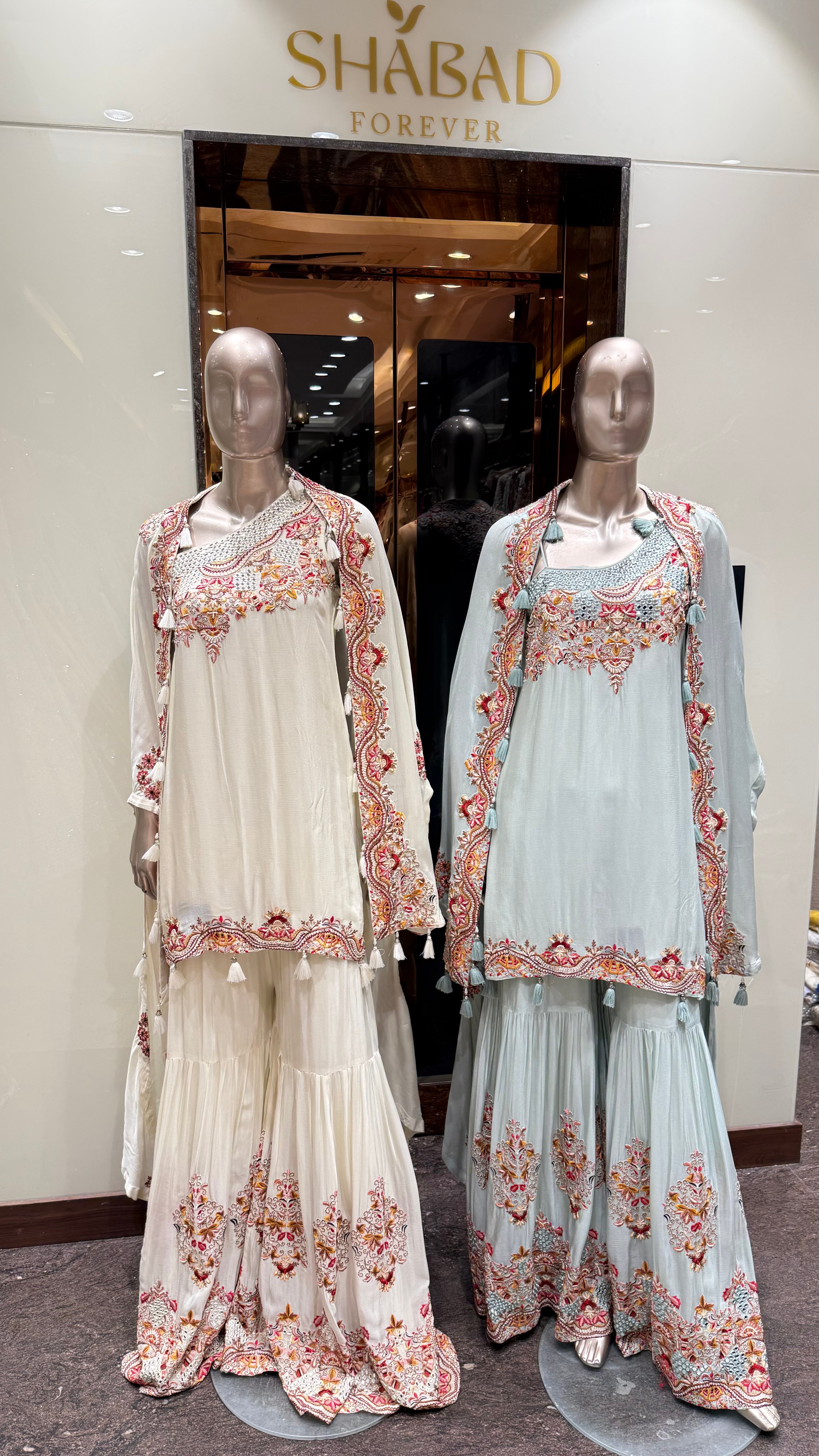 ONE-SHOULDER EMBROIDERED GARARA WITH CAPE
