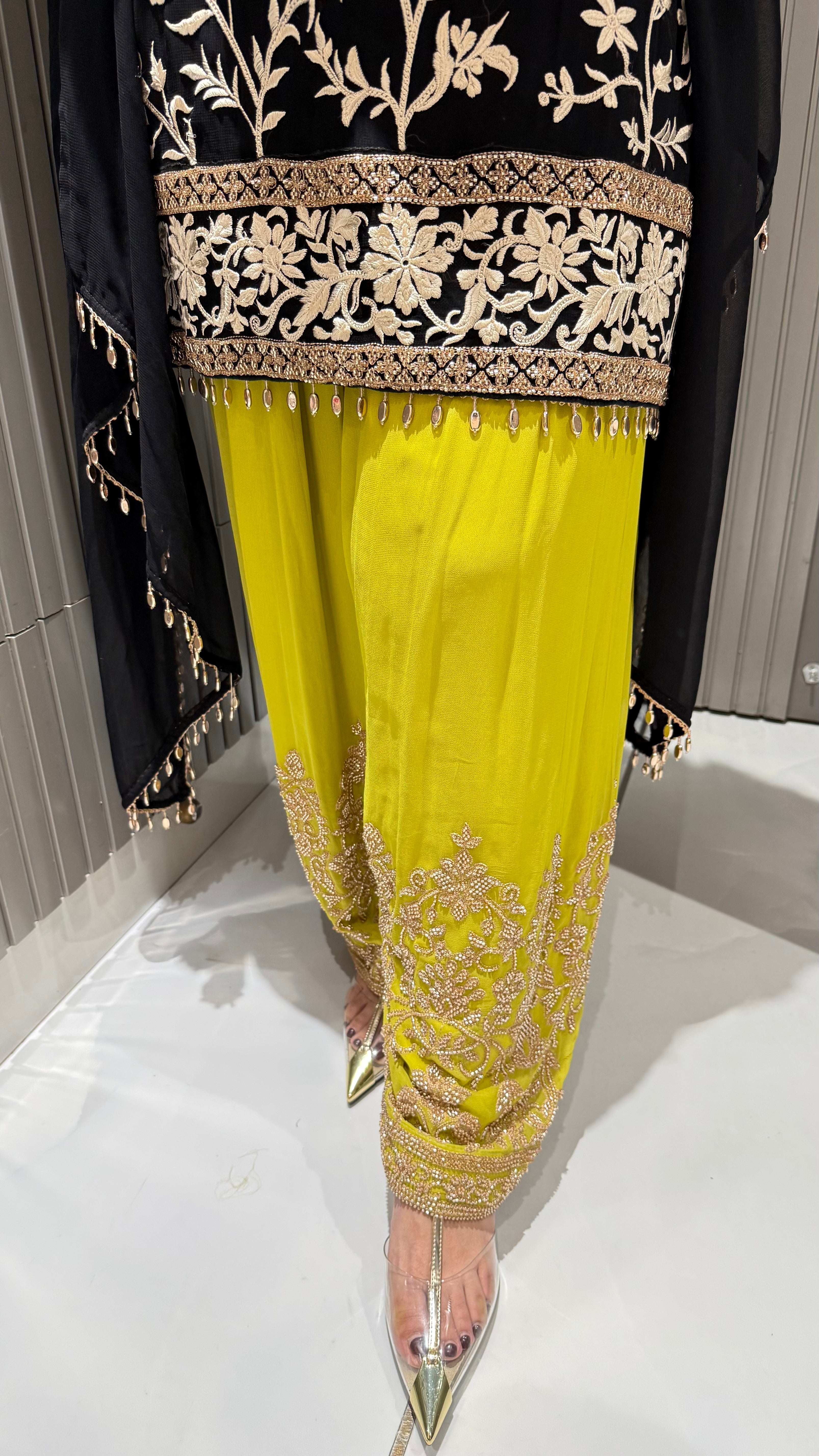 NIVAAH BLACK POP SUIT