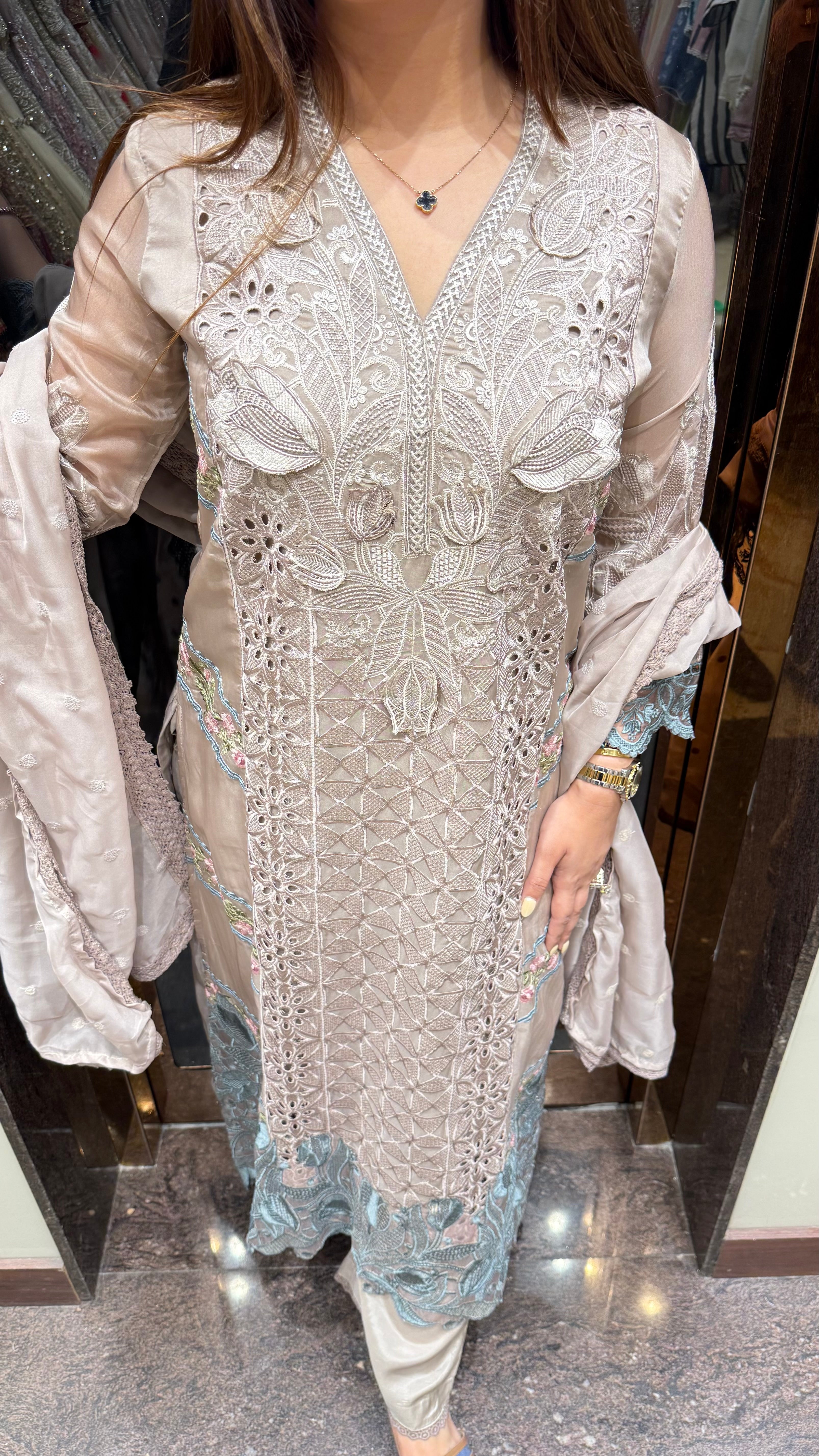 NIDA 3Pc PAKISTANI SUIT
