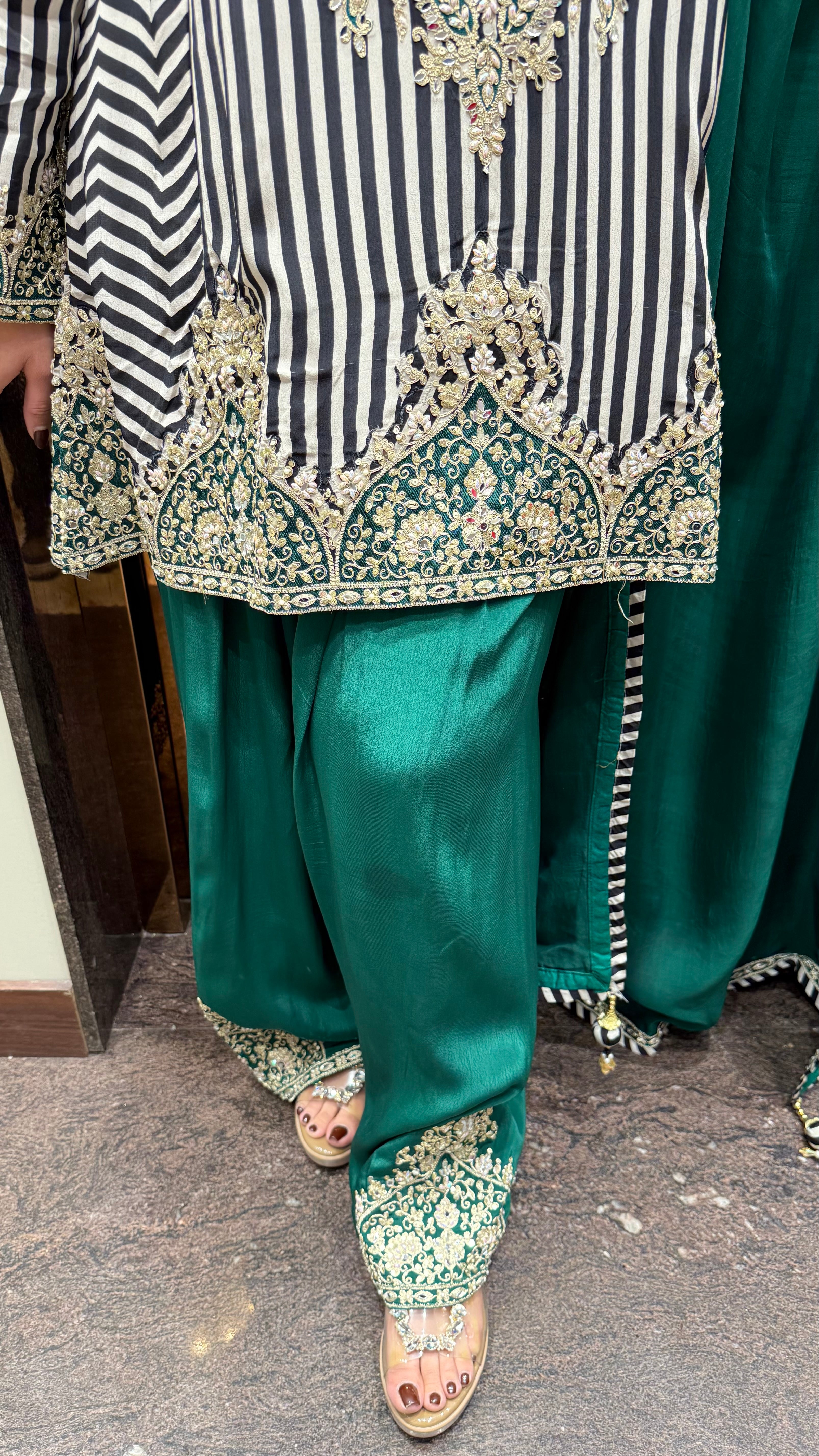 Ayra farshi stripes salwar suit