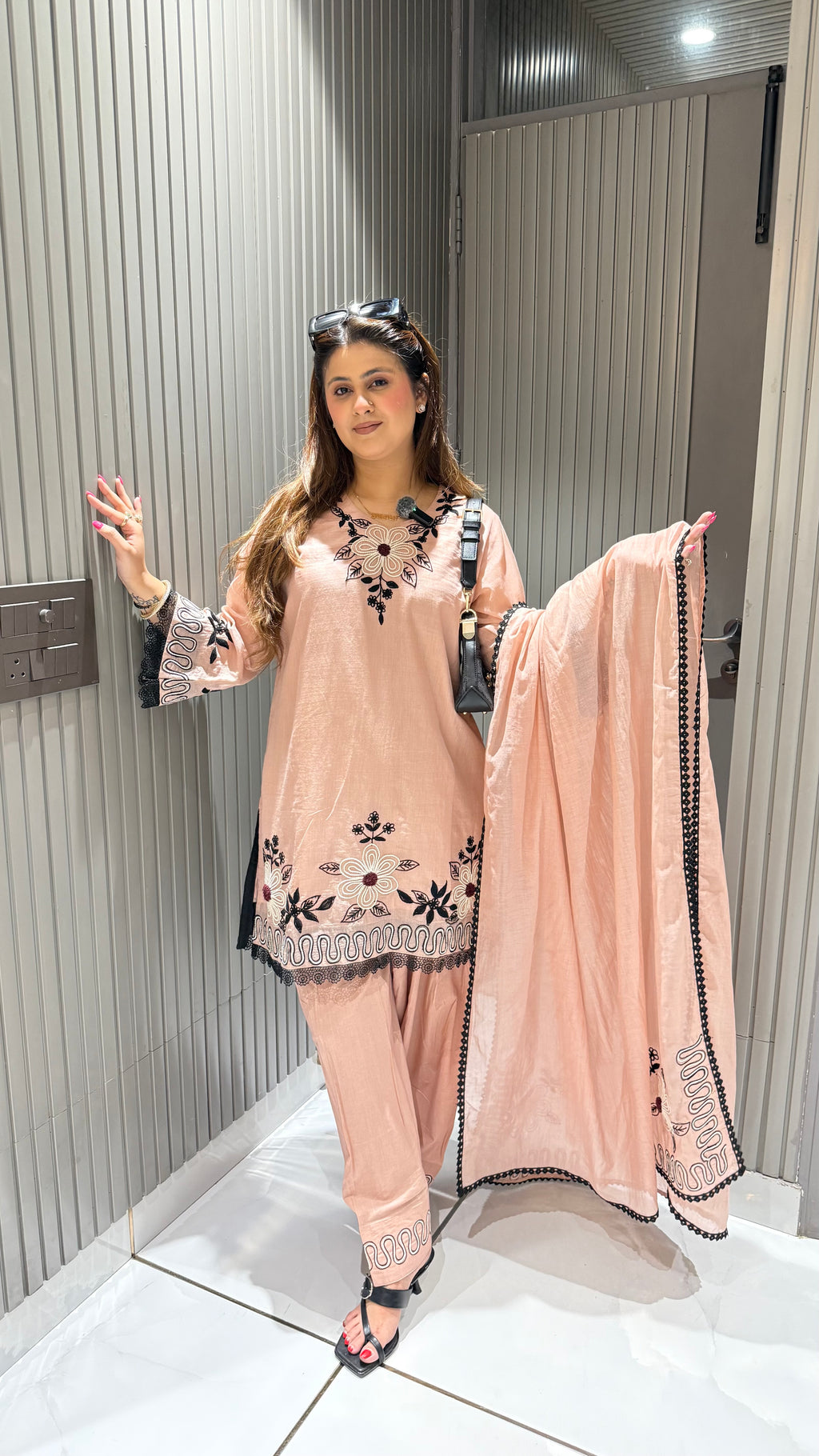 USHAIA MUL FARSHI SUIT