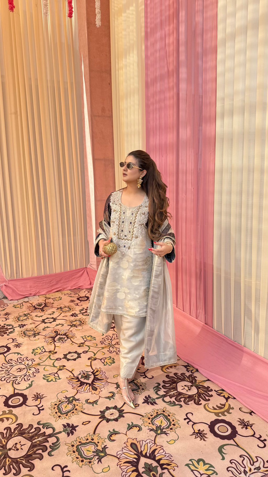 SURKH FARSHI SALWAR SUIT