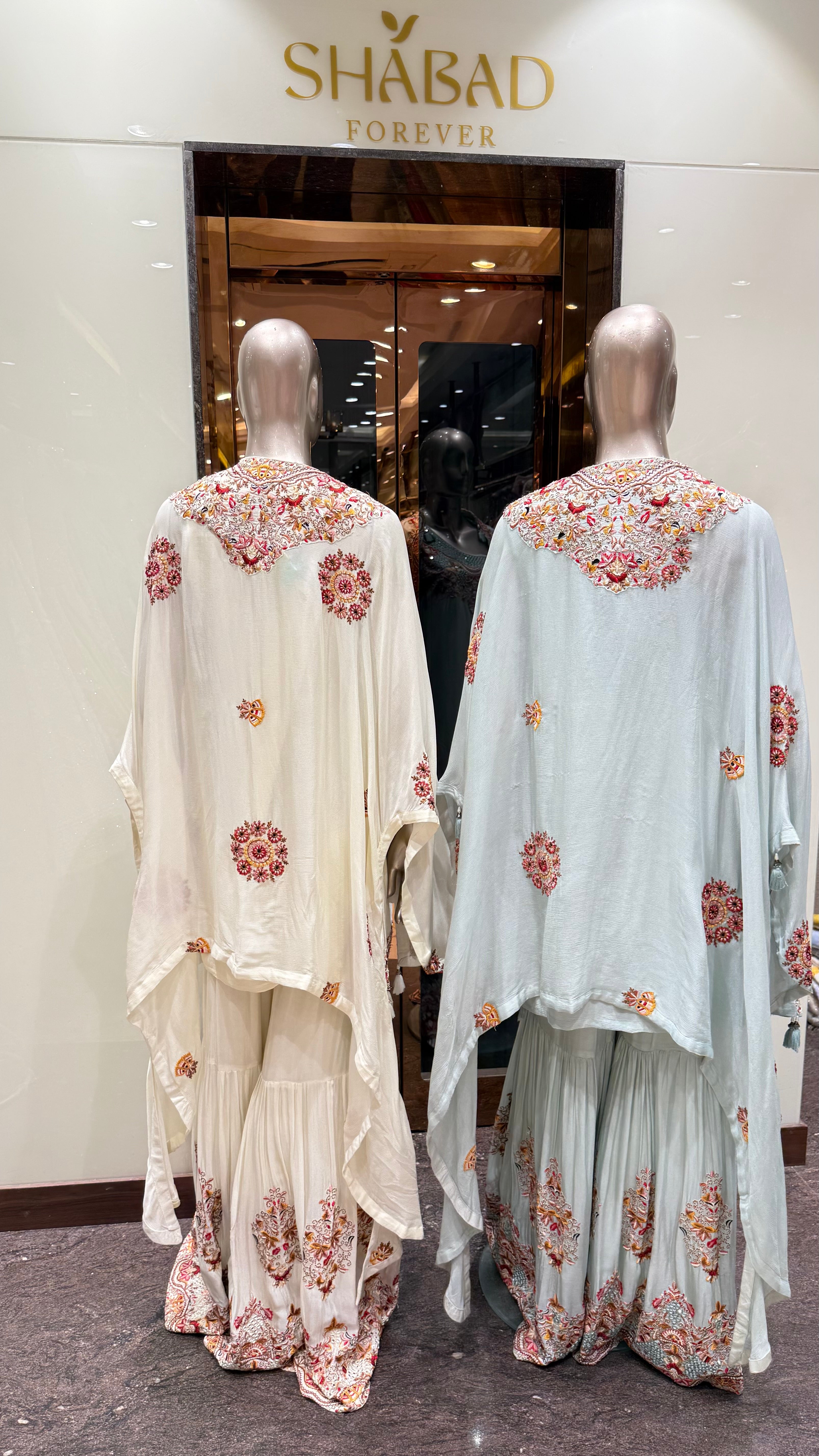 ONE-SHOULDER EMBROIDERED GARARA WITH CAPE