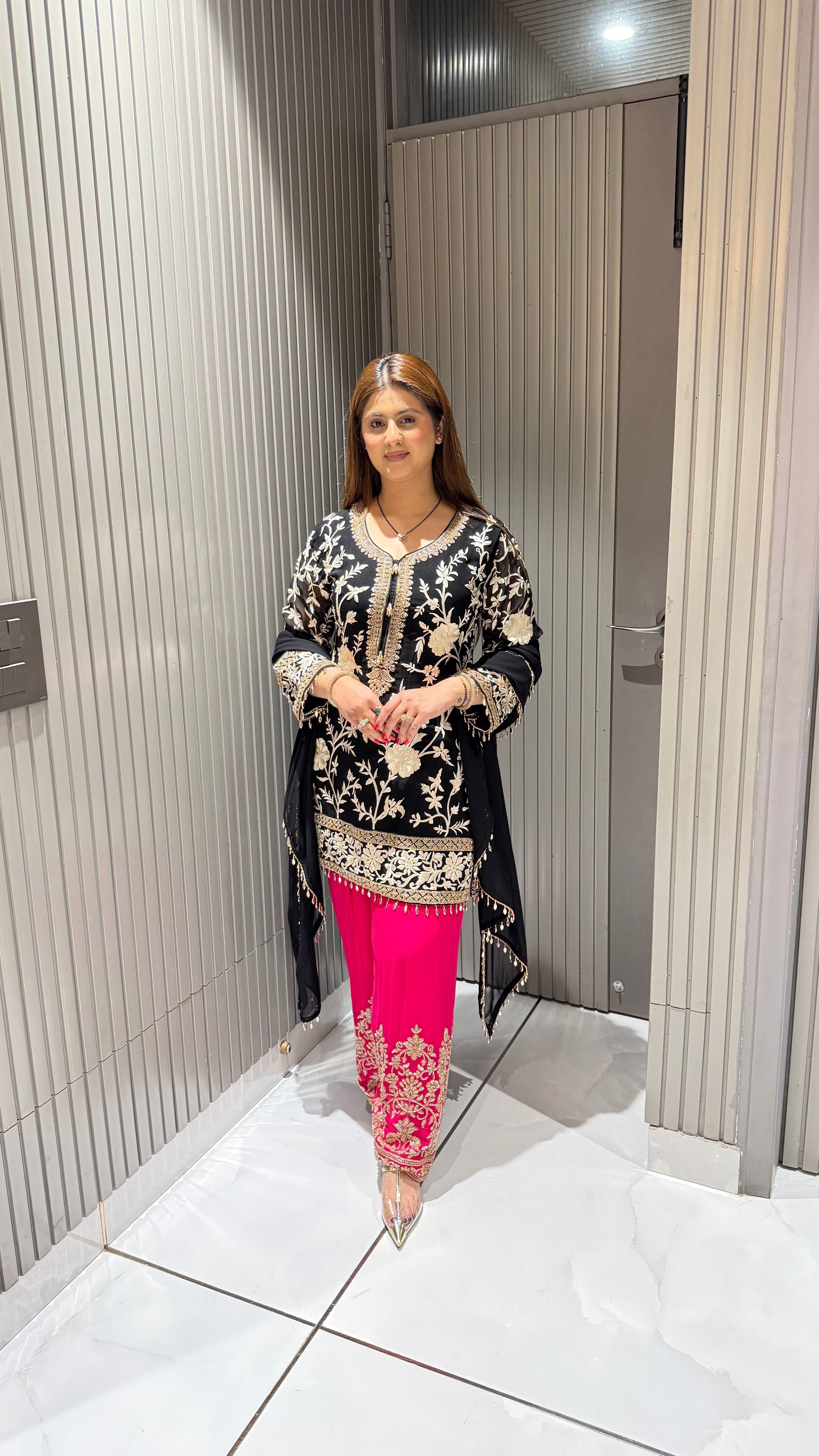 NIVAAH BLACK POP SUIT