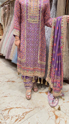 AANGAN READYMADE SUIT