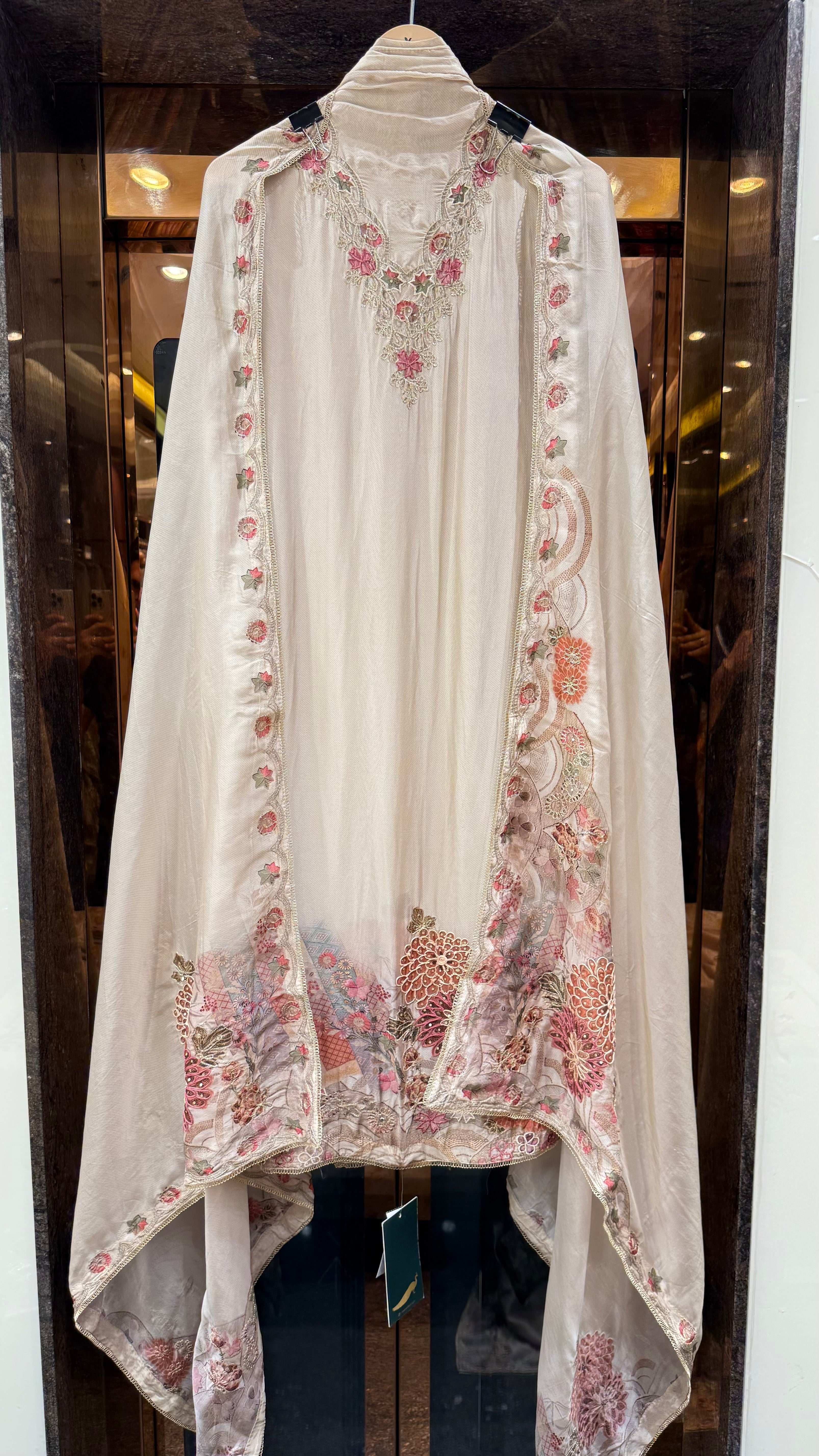GULBARG UNSTITCHED SUIT