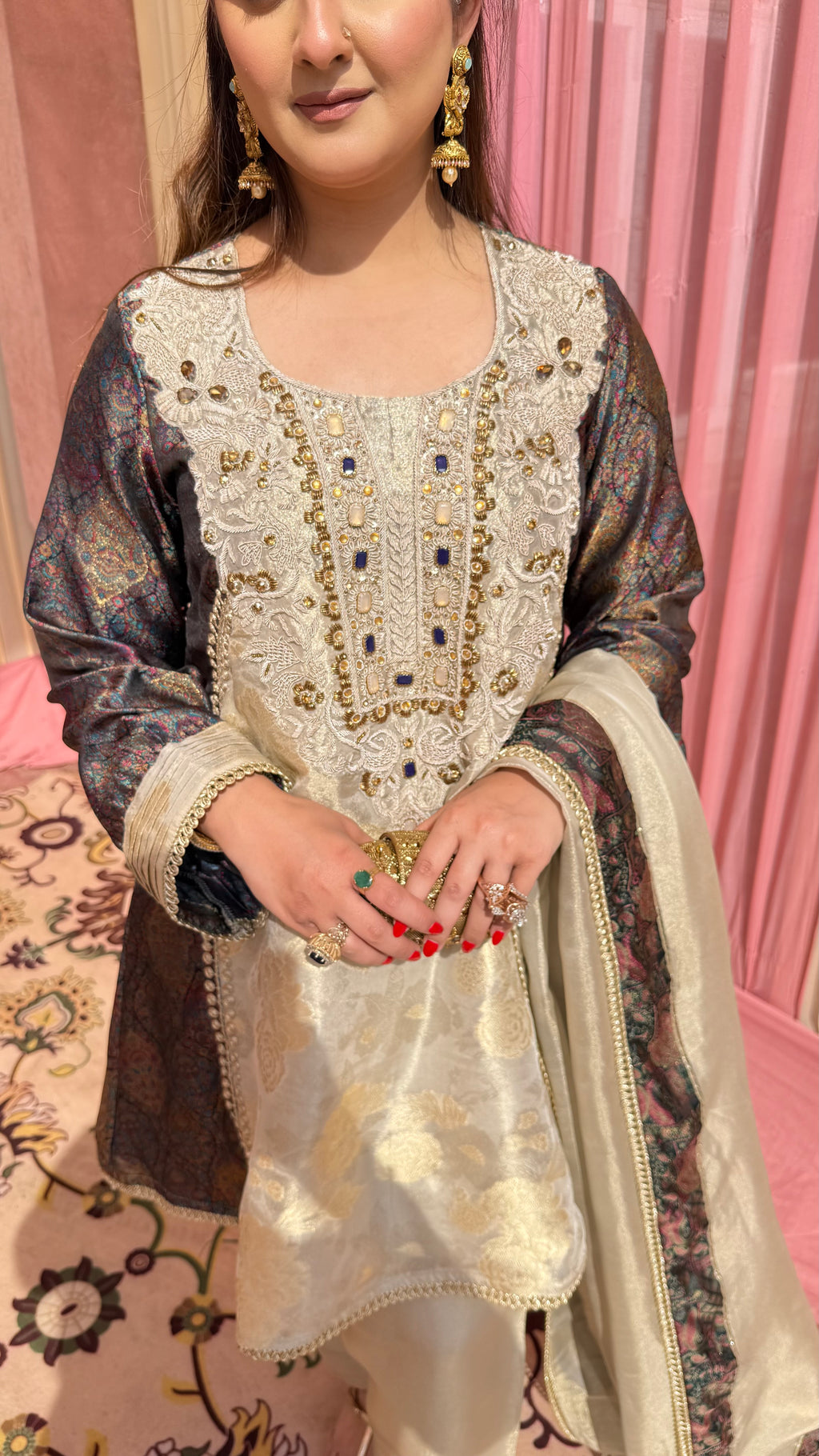 SURKH FARSHI SALWAR SUIT