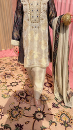 SURKH FARSHI SALWAR SUIT