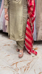 AABROO STRAIGHT SUIT