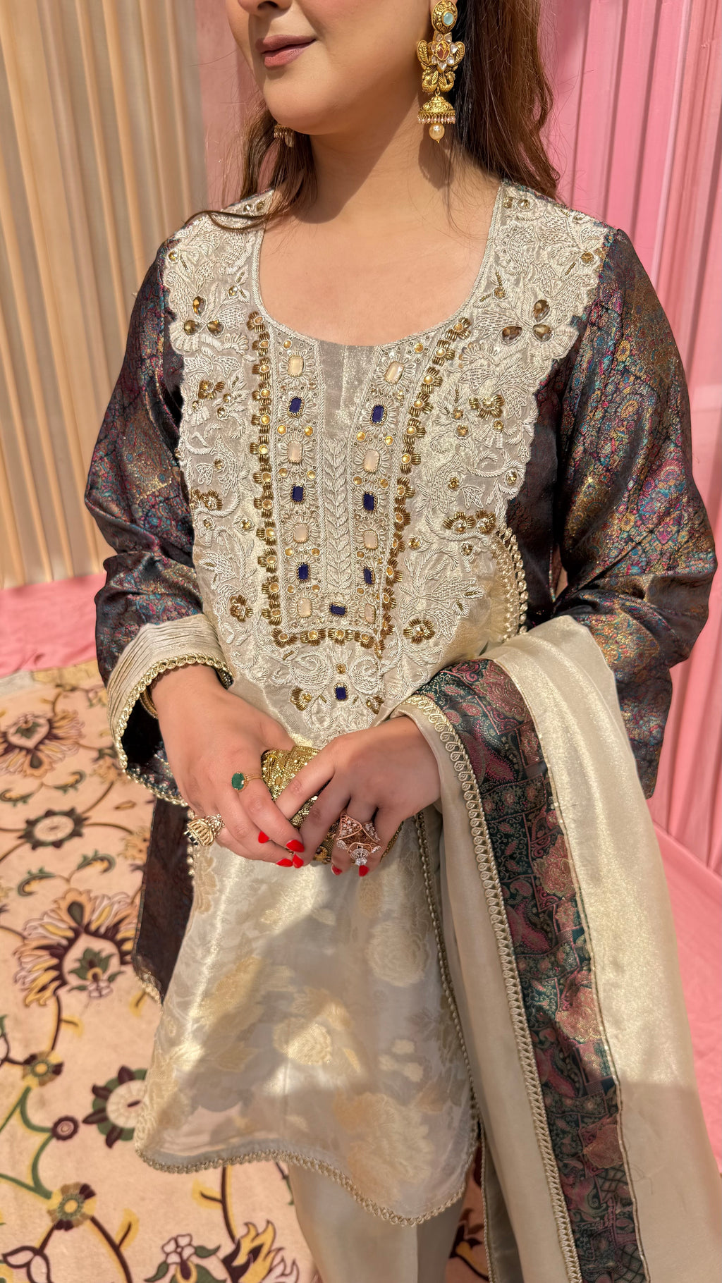 SURKH FARSHI SALWAR SUIT