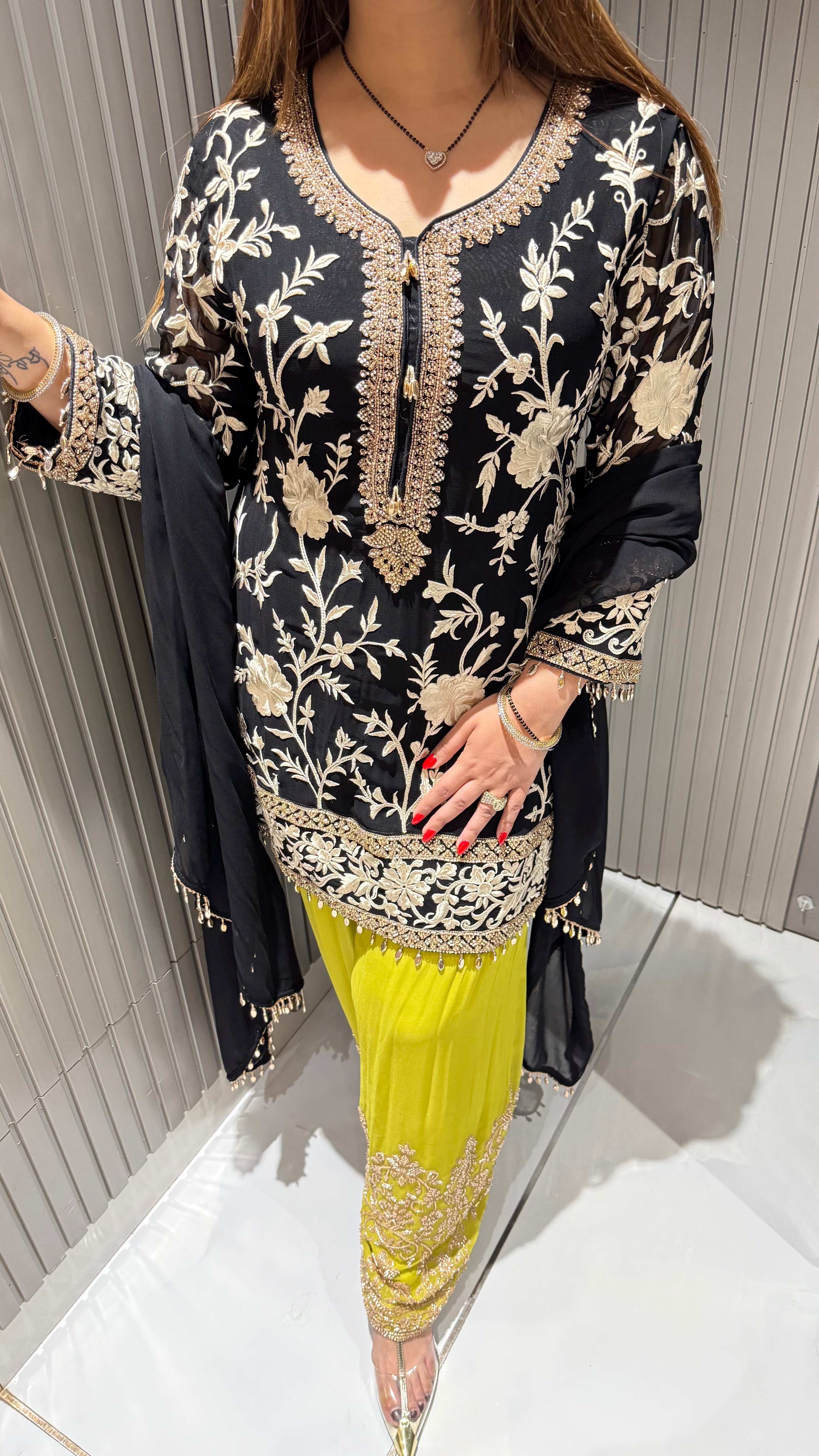 NIVAAH BLACK POP SUIT