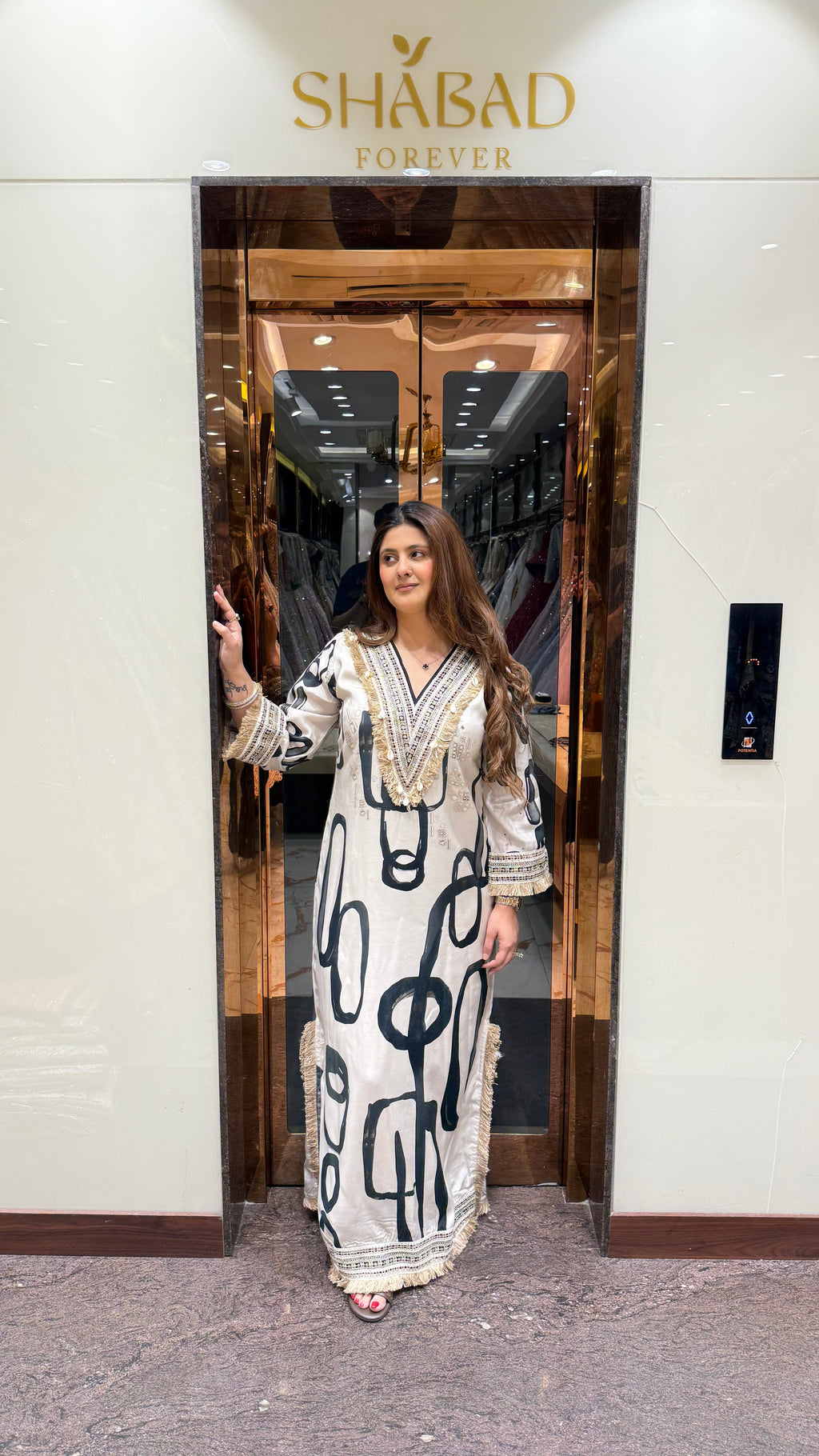 INAIRA LONG SLIT DRESS