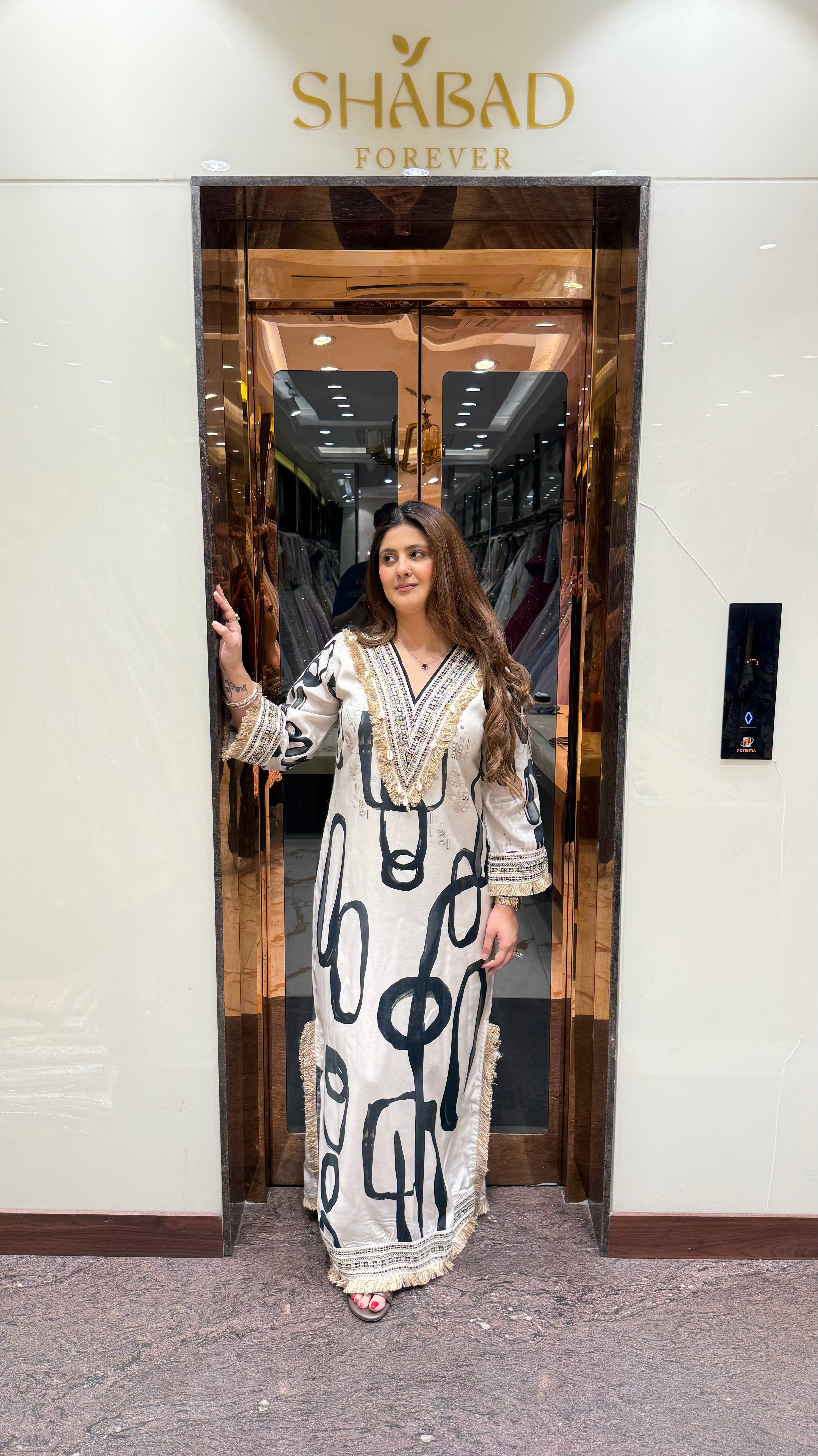 INAIRA LONG SLIT DRESS