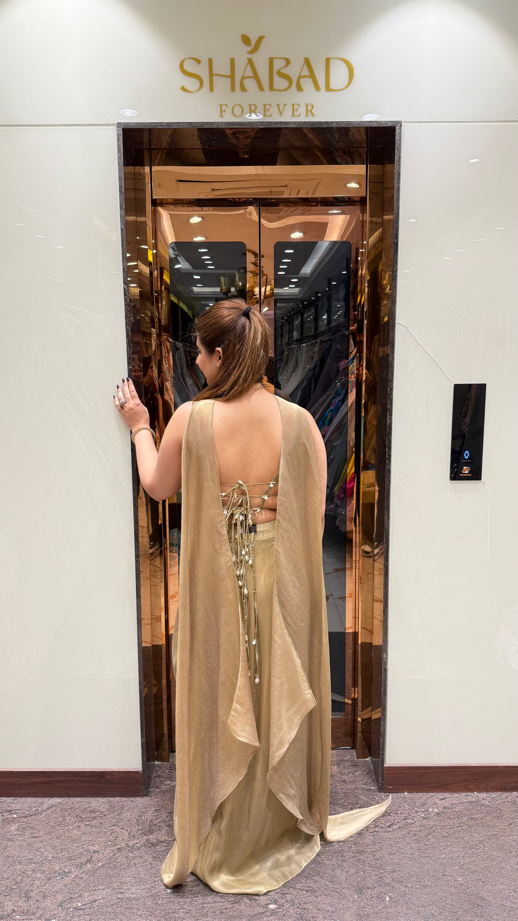 Shell Backless Dress With Skirt