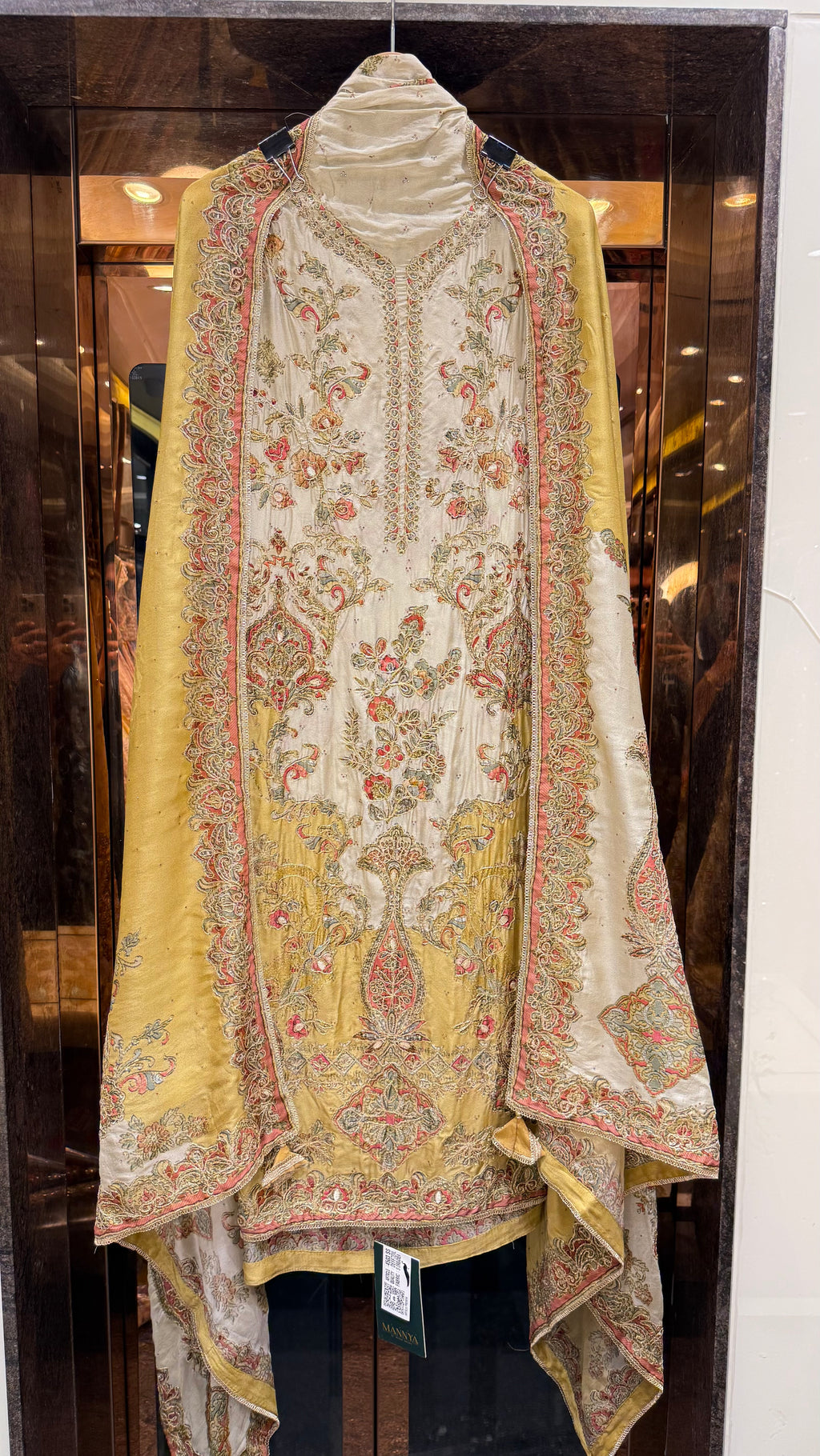 FIRDAUS UNSTITCHED SUIT