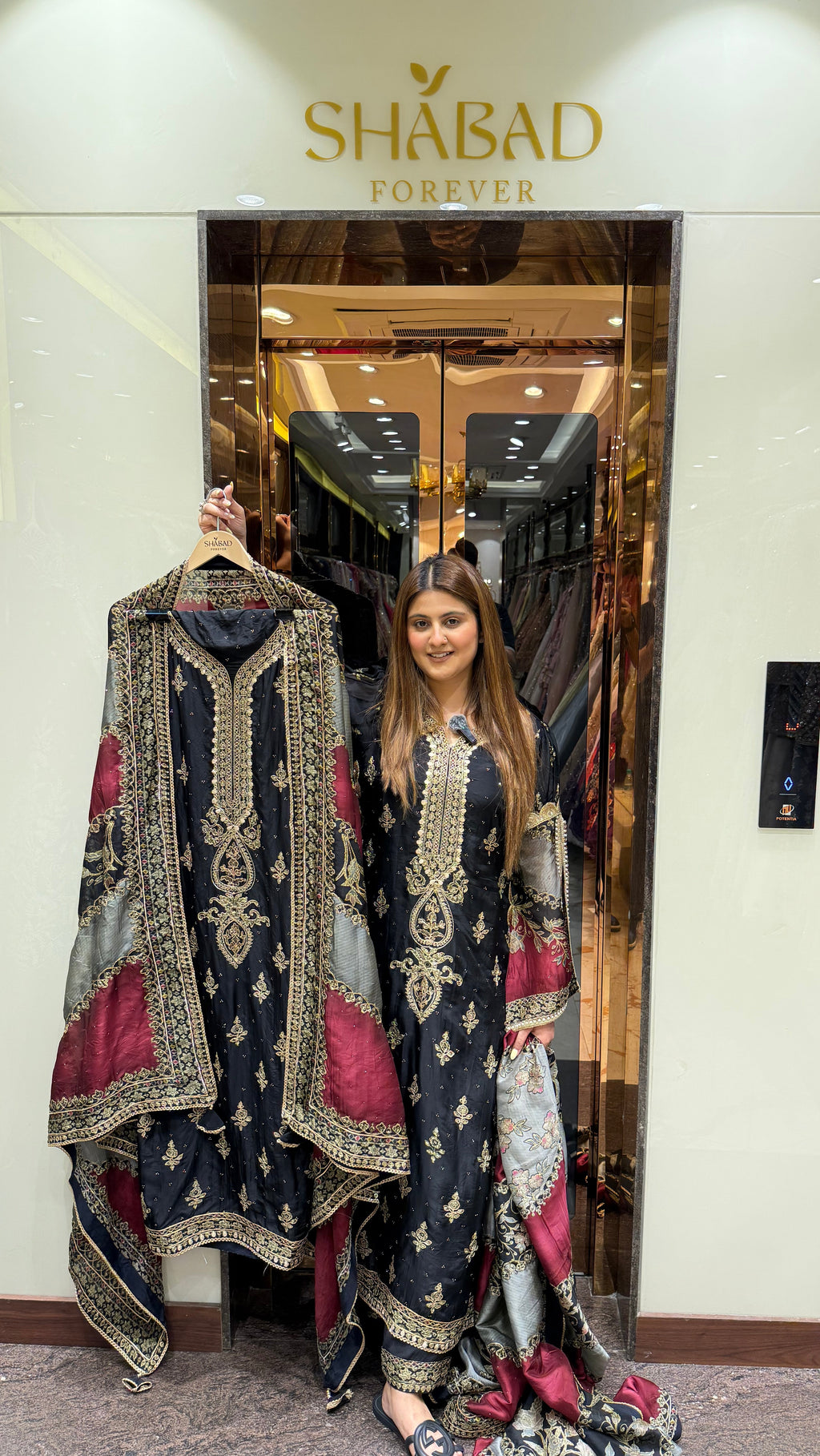 BEGUM BLACK UNSTITCHED SUIT