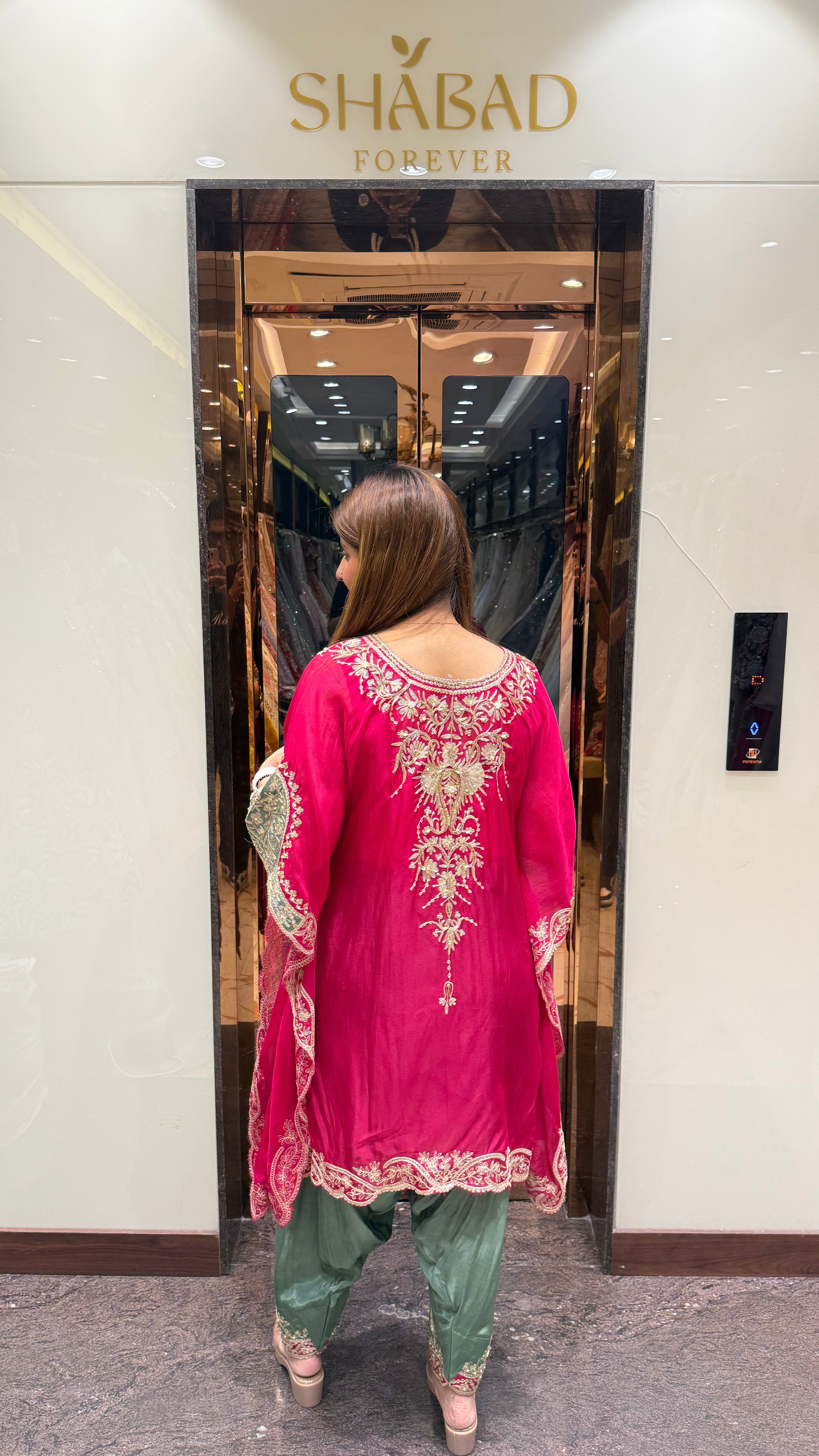 Short Kaftan With Contrast Salwar